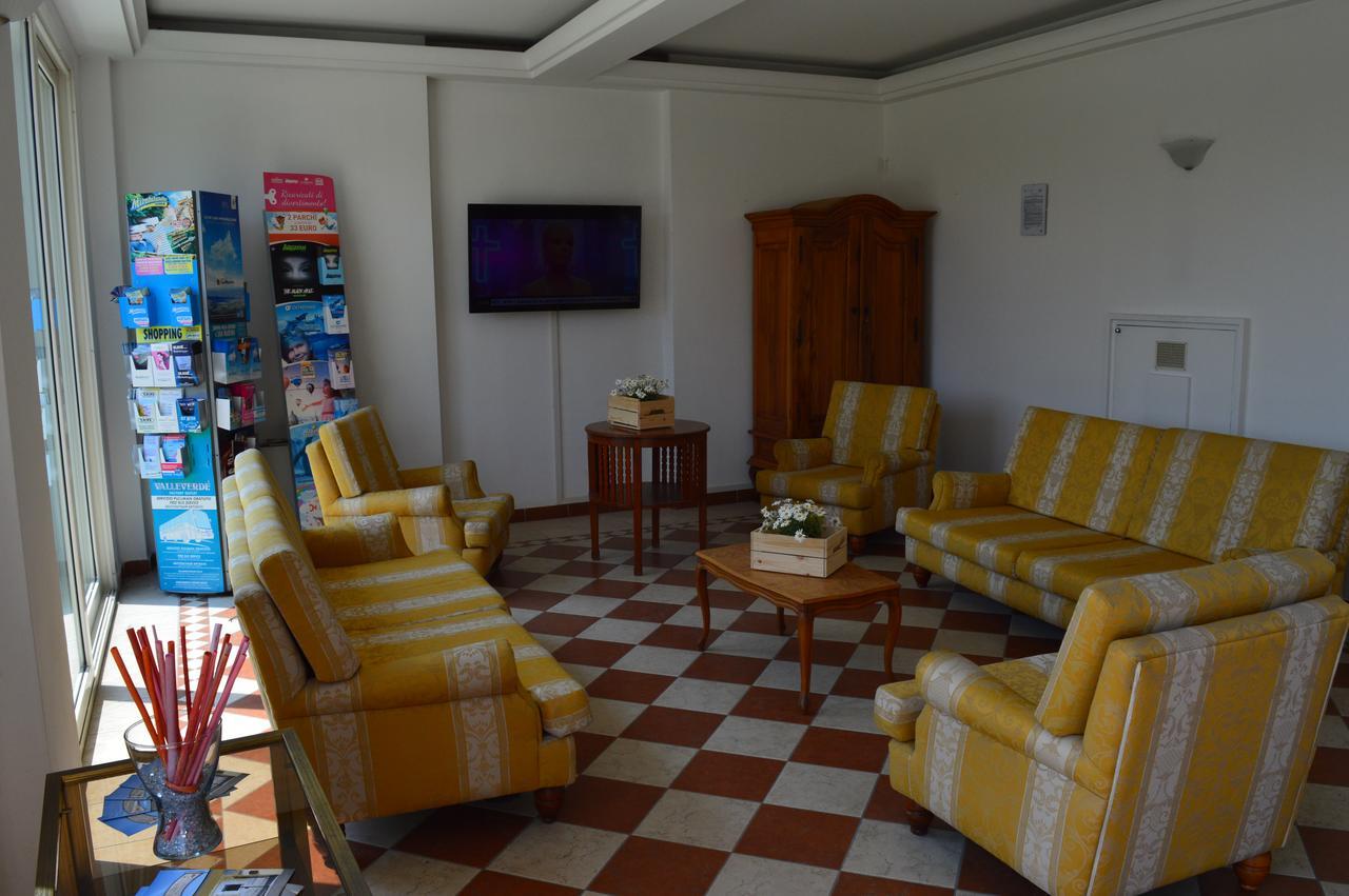 Residenza Villa Margherita Rimini Exterior foto